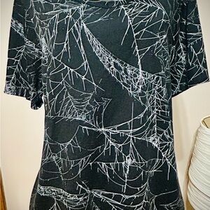LuLaRoe Black and White Web Pattern Short Sleeve Top